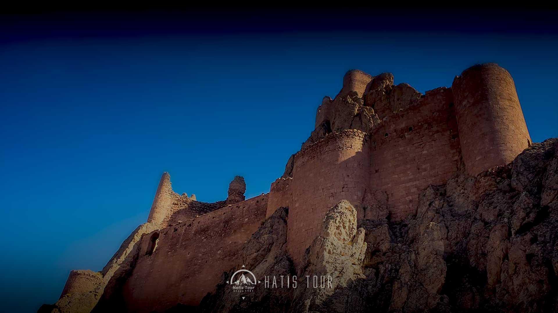 Баязет карс. Баязет Западная Армения. Замок Баязет. Турция крепость Догубаязит. Баязет город в Турции.